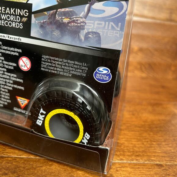 MONSTER JAM Son-Uva Grave Digger Breaking World Records Truck - Picture 5 of 5